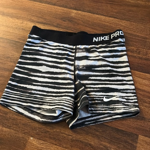 Nike Pants - Women’s Nike Pro Spandex Shorts